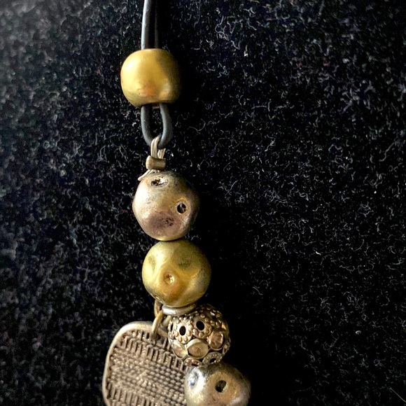 Chico’s statement mother of Pearl & silver toned large charm and beaded necklace - Picture 4 of 5